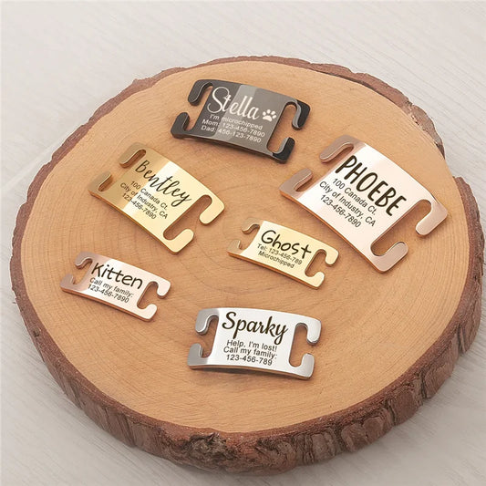 Personalized curved collar with name for dog and cat.